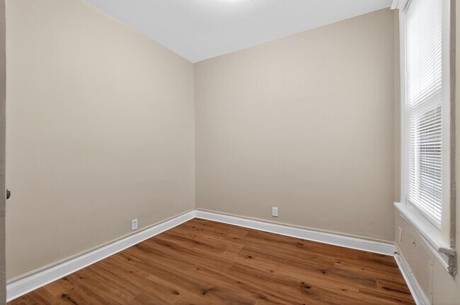 Building Photo - 18 Boyd Ave