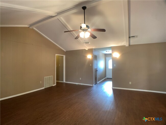 Building Photo - 826 Timber Dr