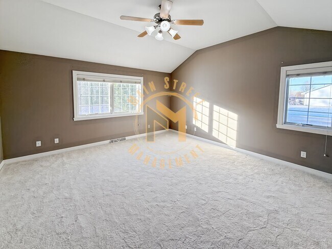 Building Photo - Executive Duplex: 3 Bed 3.5 Bath w/ 2 Stall Heated Garage