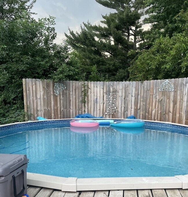 Building Photo - Spacious Central Sioux Falls Home with Ent...