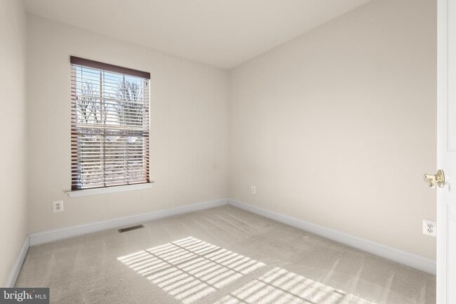 Building Photo - 618 Berwick Ct