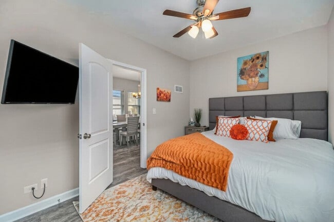 Building Photo - 5539-47 W Archer Ave