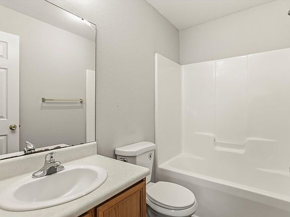 Building Photo - 3-bedroom 3-bathroom condo off Tharpe, great location, newly updated!