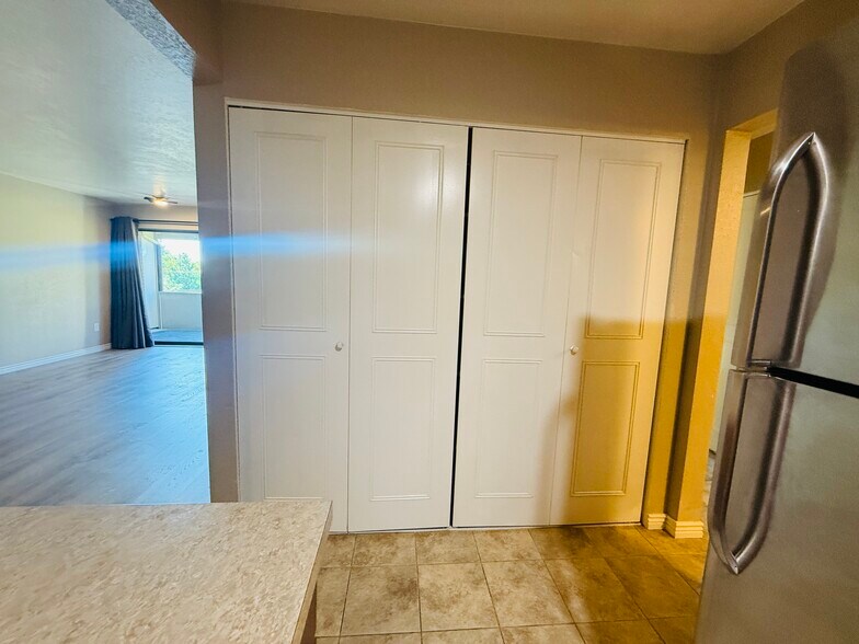 Building Photo - 2227 Canyon Blvd