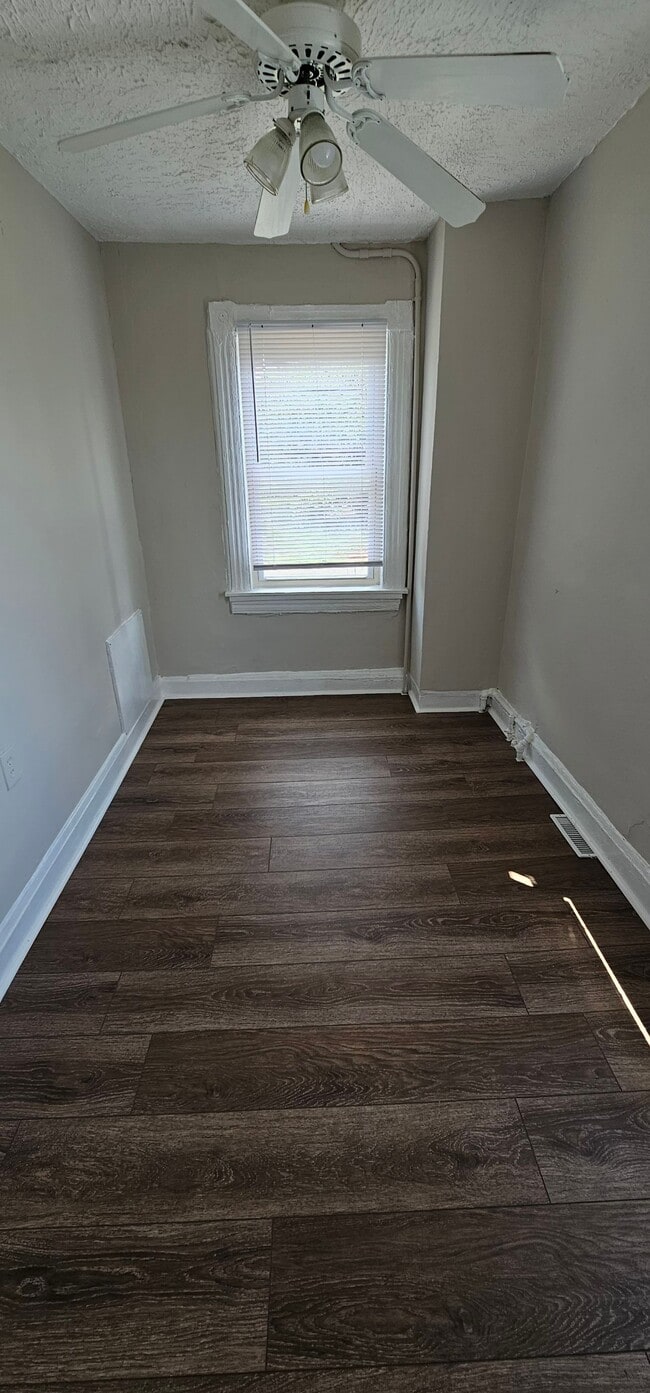 Building Photo - 1301 N Milton Ave