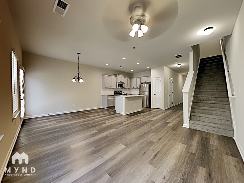 Building Photo - 6063 Oak Bend Ct