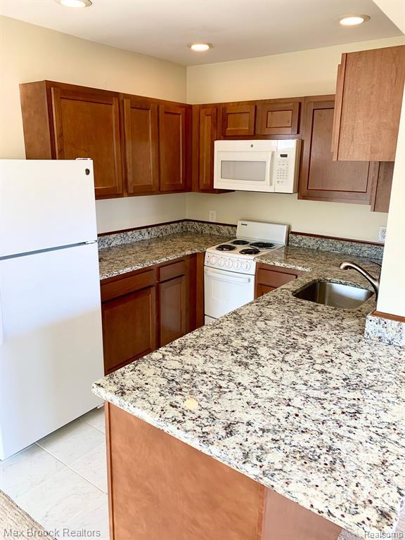 Building Photo - 156 N Worth St