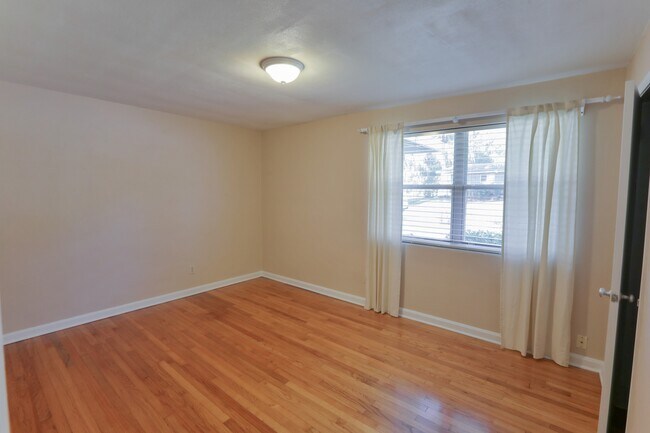 Building Photo - 2240 Jose Cir W