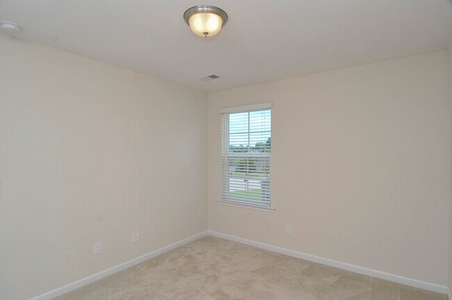 Building Photo - 429 Eastfair Dr