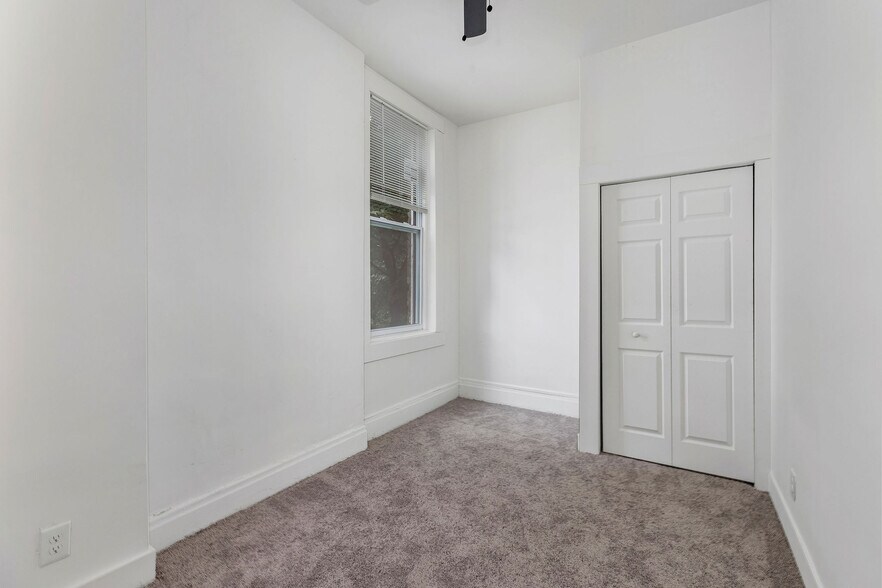 Building Photo - 2018 Burnet Ave