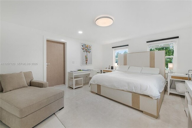 Building Photo - 7235 SW 39th St