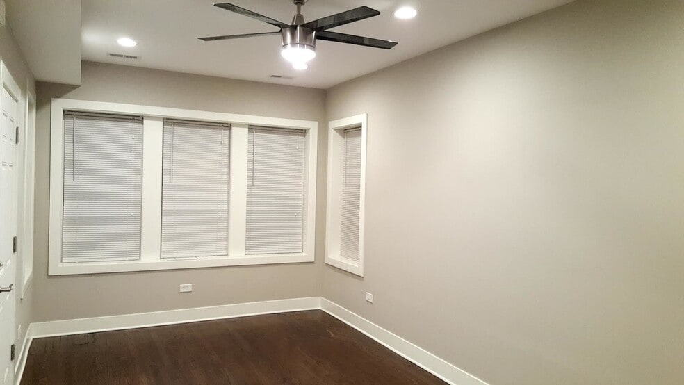 LIVING ROOM - 4812 S Damen Ave