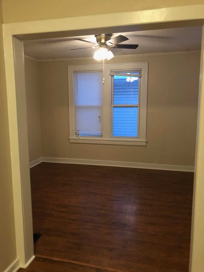 Building Photo - 2471 Center St