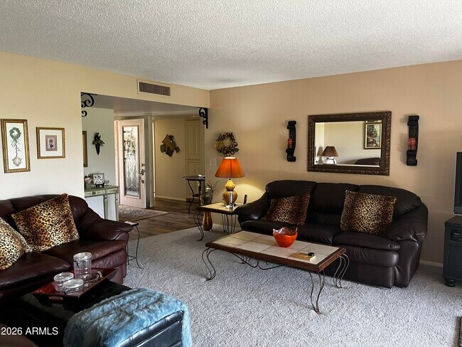 Building Photo - 6851 E Golden Hills Way