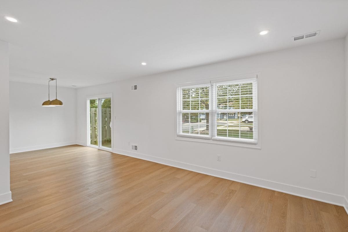 Building Photo - 5 Exeter Ct