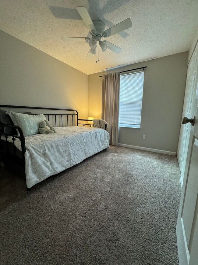 Building Photo - FLEXIBLE RENTAL OPPORTUNITY IN HEART OF HA...