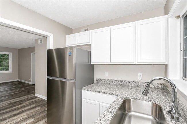 Building Photo - 2045 Alison Ct SW