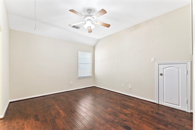 Building Photo - 28514 Hayden Park Dr