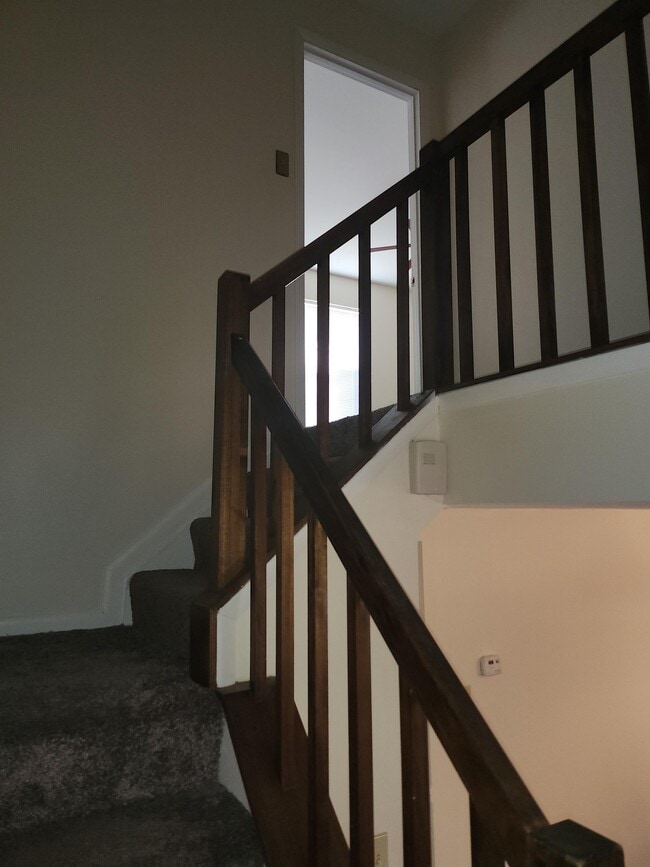 Building Photo - 8212 Londonderry Ct