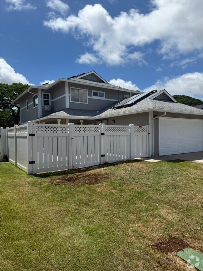 Building Photo - Beautifully Renovated 5-Bedroom Home | Spa...