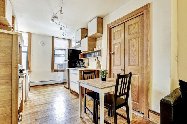 Building Photo - 314 6th St