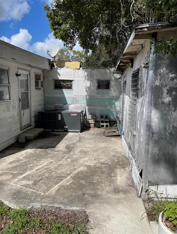 Building Photo - 9736 Warrick St