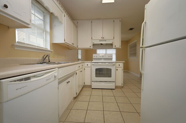 Building Photo - 4214 Abingdon Ct