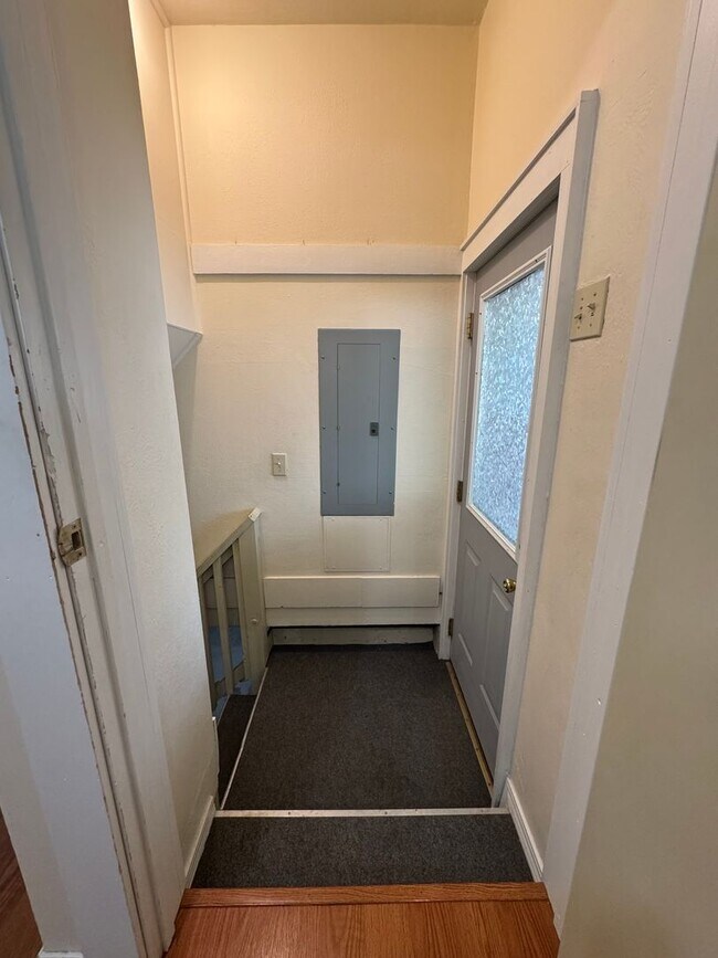 Building Photo - Charming 3 Bed Rental in Prime Location