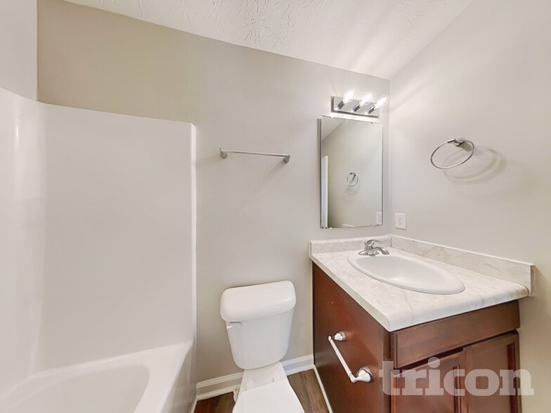 Building Photo - 2419 Pinebark Dr