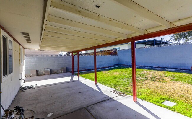 Building Photo - Beautiful, nicely updated, ENERGY EFFICIENT HOME FOR LOW UTILITY BILLS