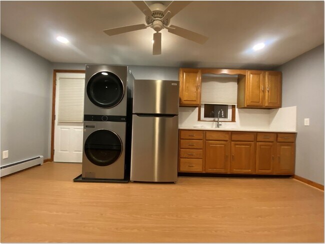 Kitchen - 549 S Franklin St