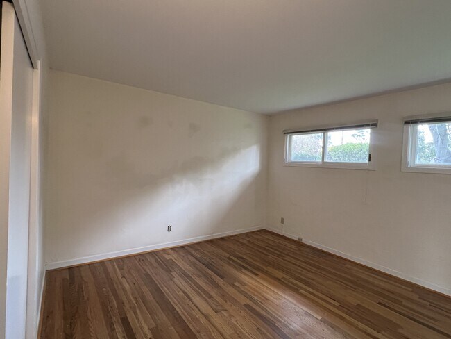 Building Photo - 2934 Lupin Ln