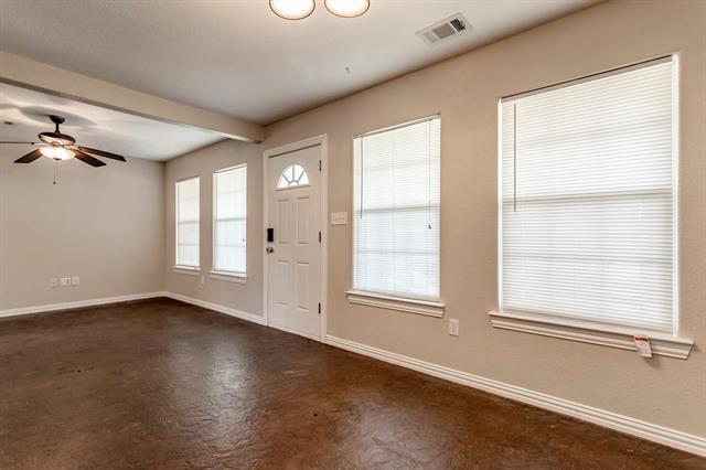 Building Photo - 206 Pr 4573