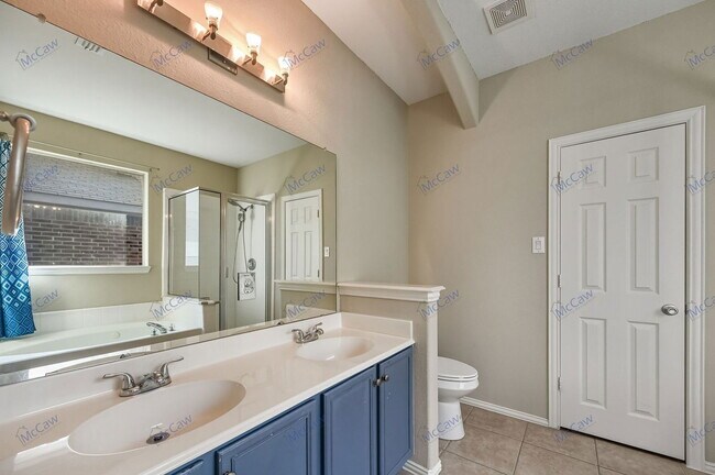 Building Photo - 4515 Sawgrass Dr