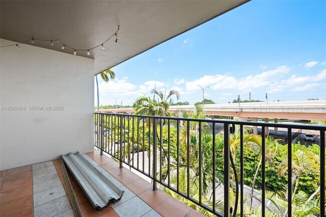 Building Photo - 8107 SW 72nd Ave