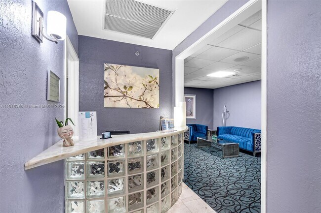 Building Photo - 16485 Collins Ave