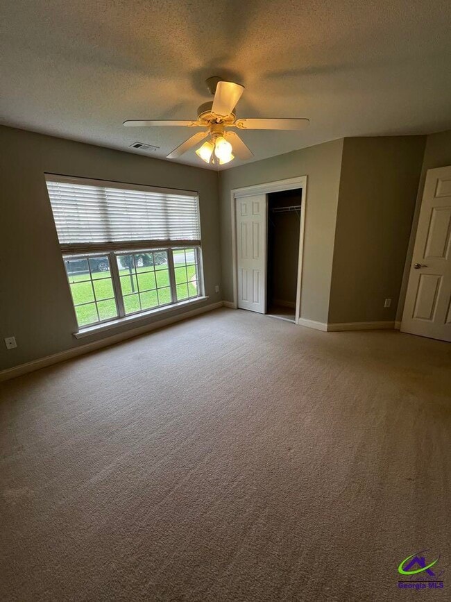 Building Photo - 306 Hummingbird Ln