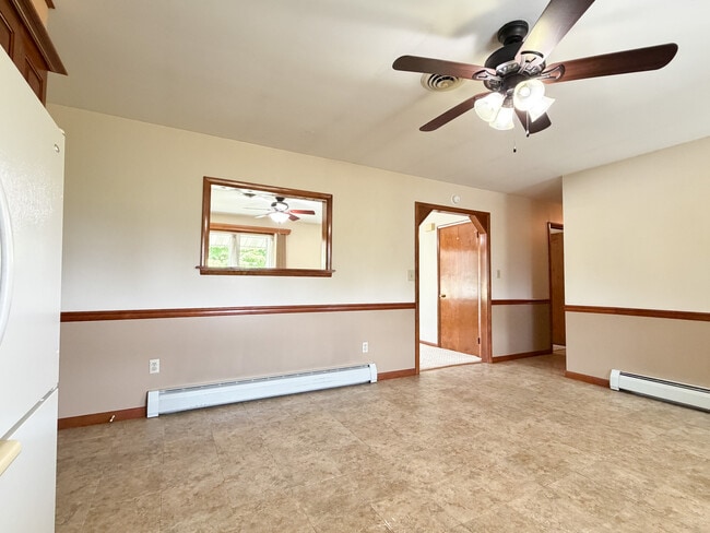 Building Photo - 213 Hahnstown Rd