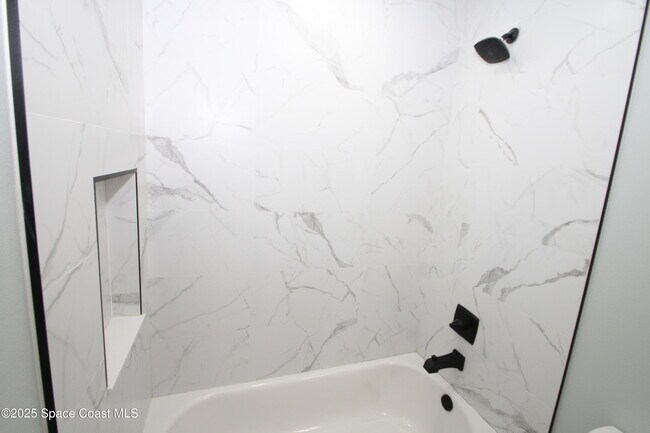 Building Photo - 1561 Rachel Ave SE