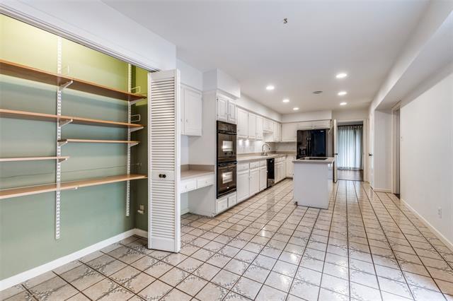 Building Photo - 12202 Montego Plaza