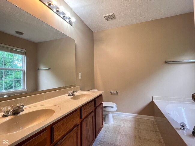 Building Photo - 3332 Decker Ridge Dr