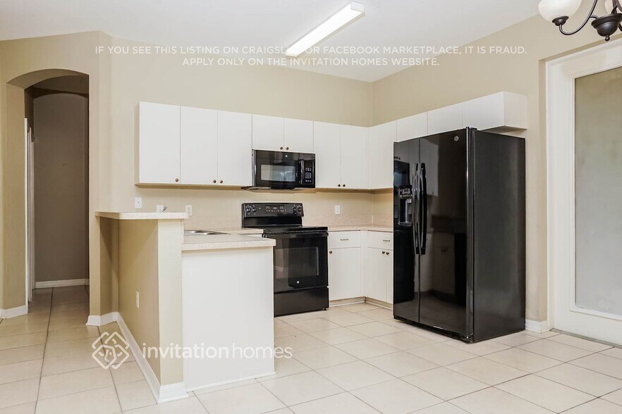 Building Photo - 2844 Wells Ave