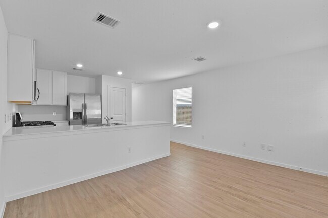 Building Photo - 21455 Carosella Dr