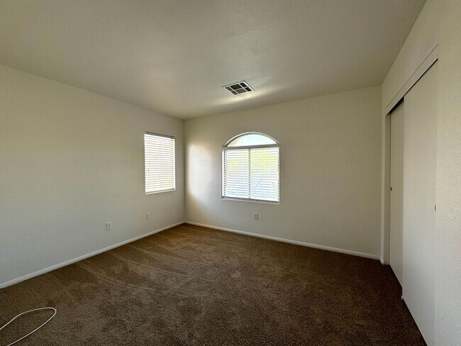 Building Photo - 6839 Scarlet Flax St