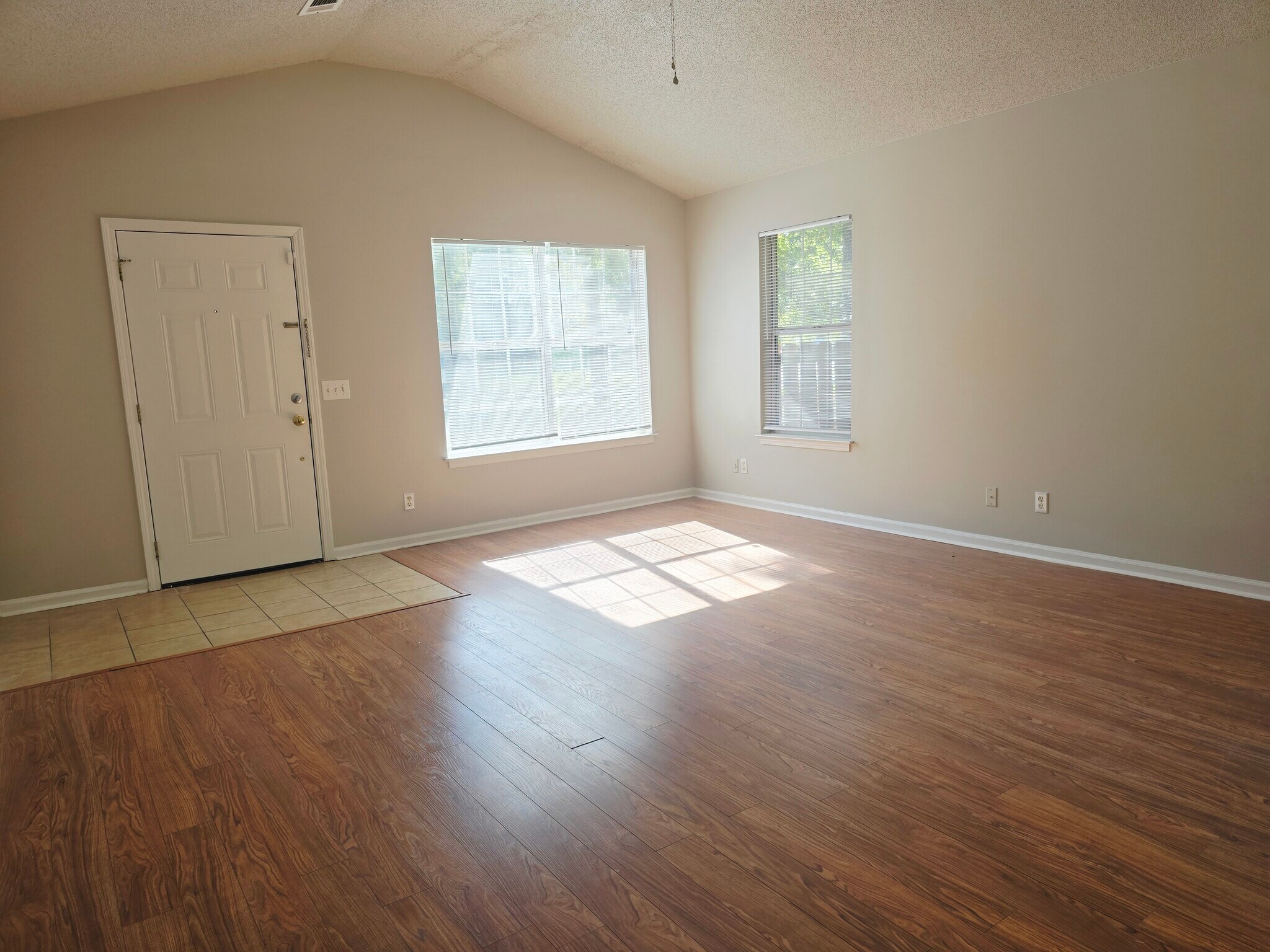 Building Photo - 200 E Mell St