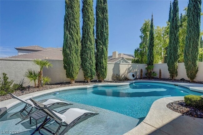 Building Photo - 304 Kingsclear Ct