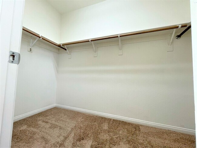 Building Photo - Enjoy mini park in your backyard! Single-story home in Aliante community