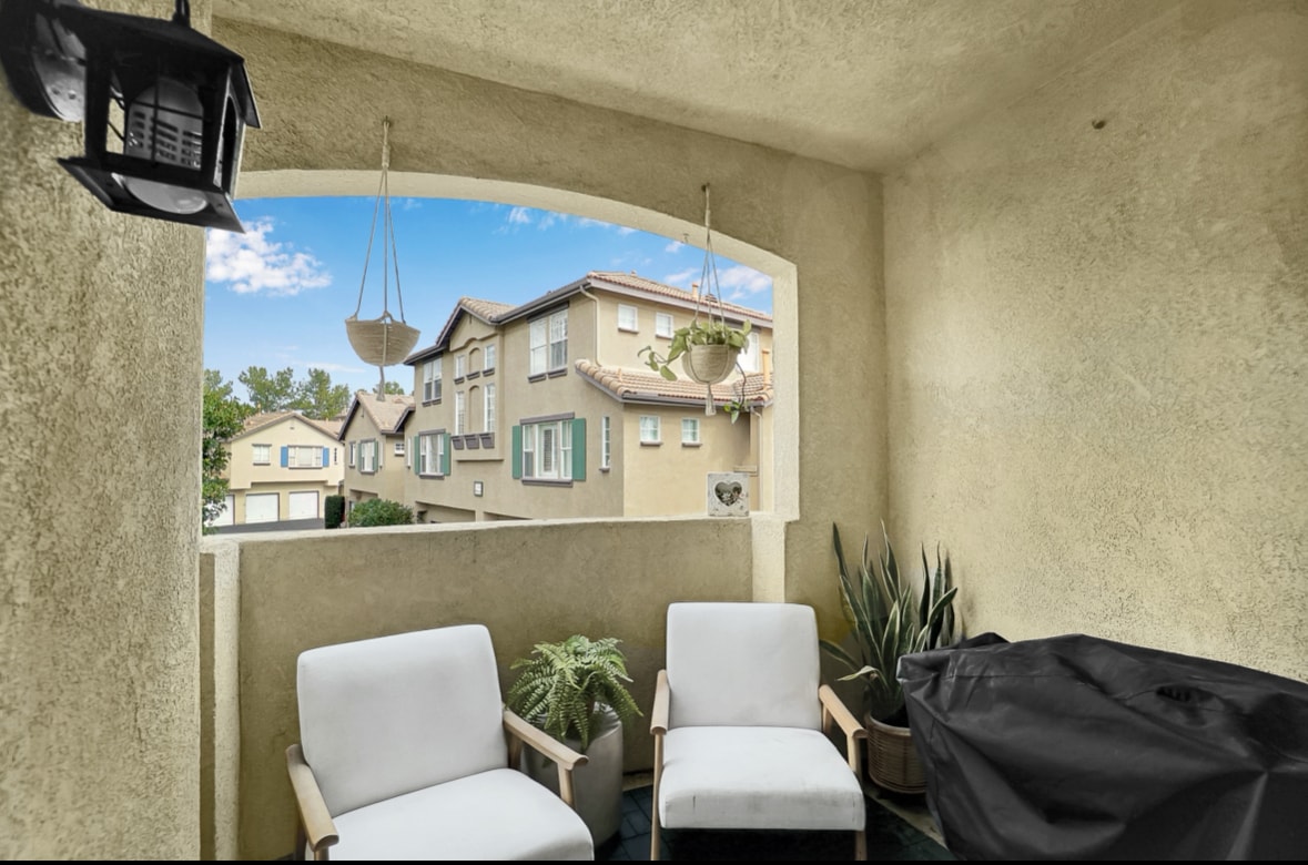 Building Photo - 83 White Sands