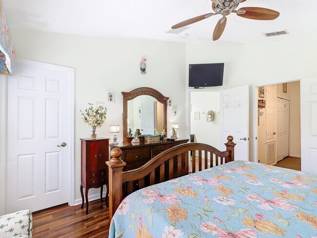 Building Photo - 2314 Silver Palm Dr