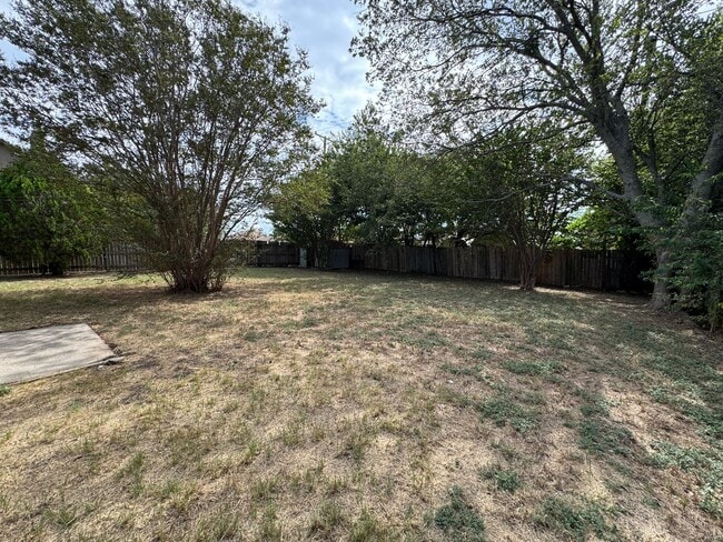 Building Photo - 2808 Bluejay Dr